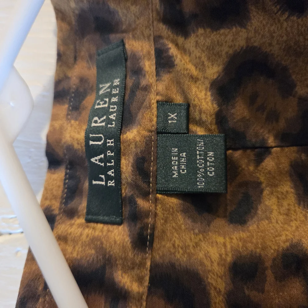 Leopard Print Button-Up Shirt - Picture 4 of 4